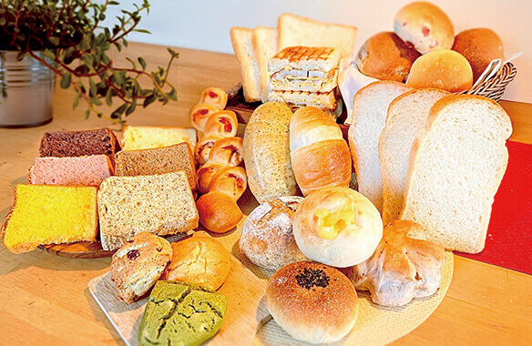 あこ天然酵母のパンと生シフォンケーキ コボコボ